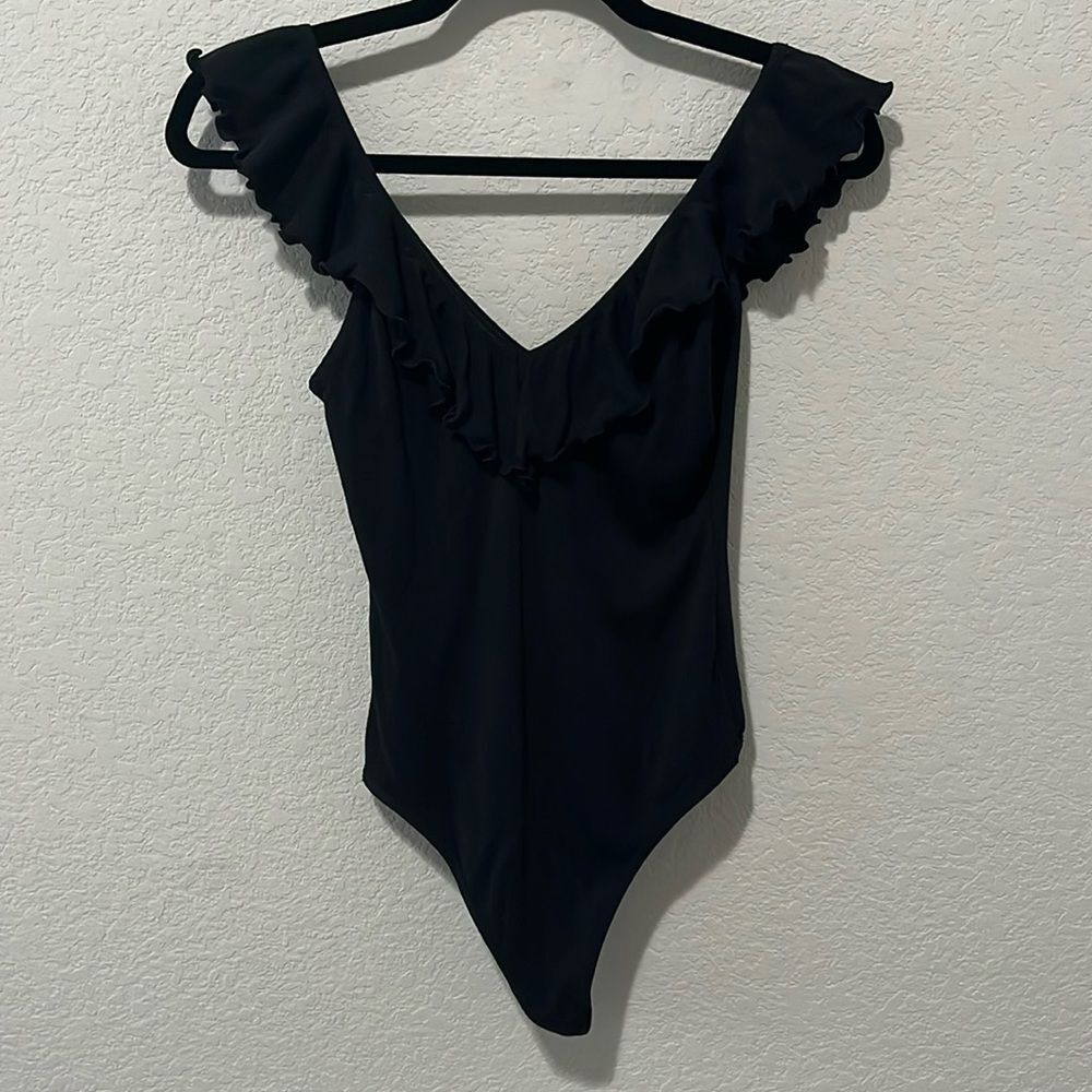 WILFRED (Aritzia) Ruffle Sleeve Low Back Bodysuit, Black, Size M